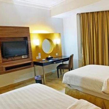 Grand Basko Hotel Padang  Exterior foto