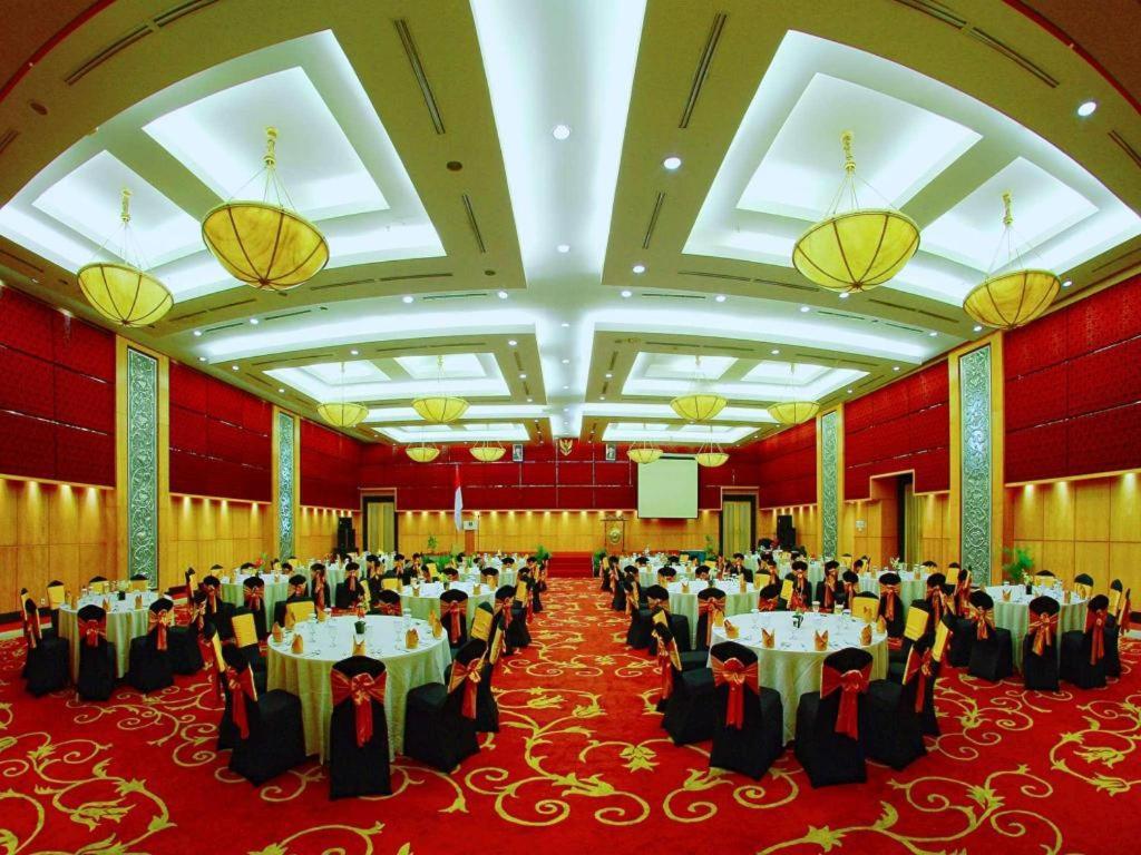 Grand Basko Hotel Padang  Exterior foto